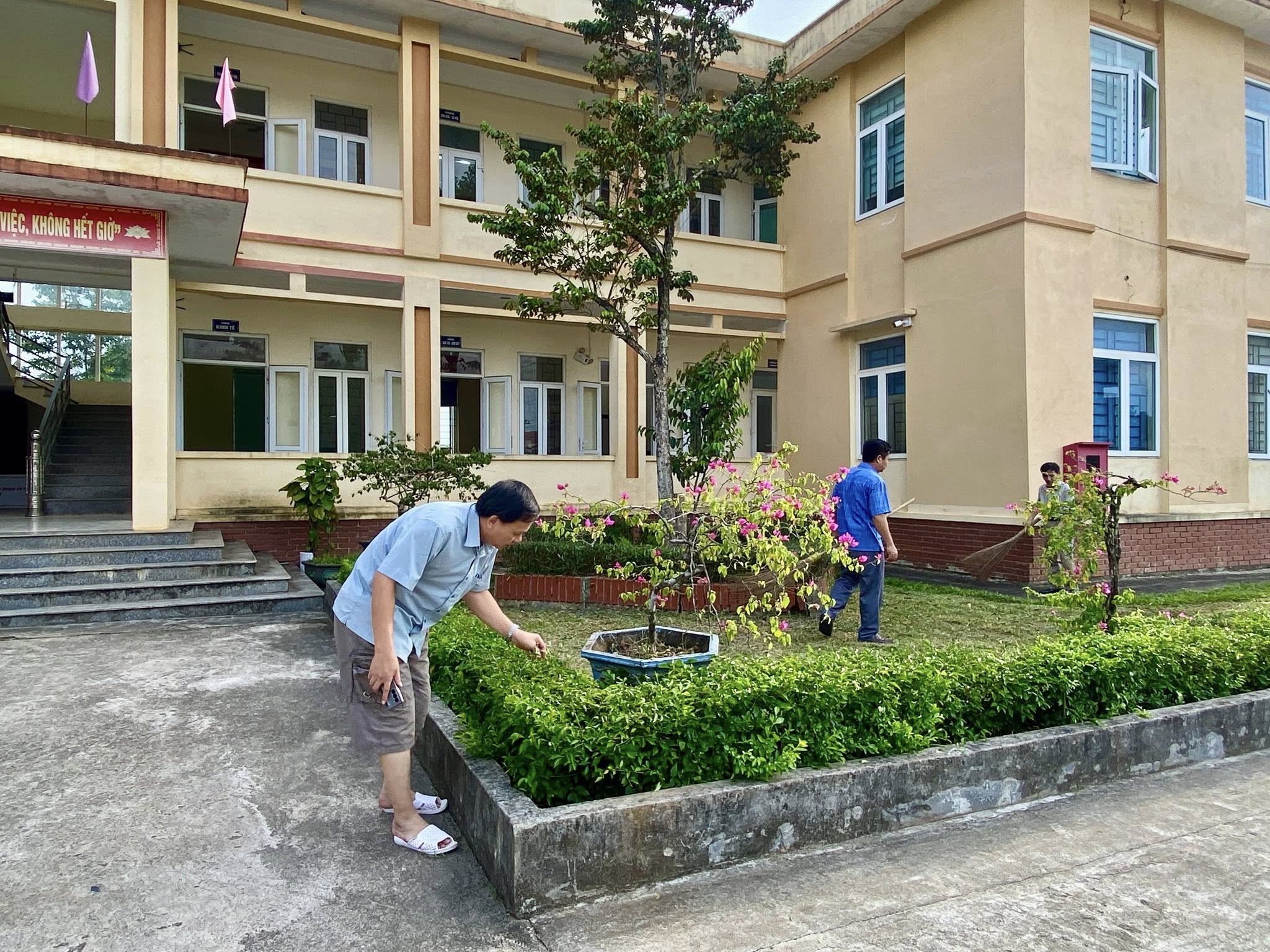 Anh-tin-bai